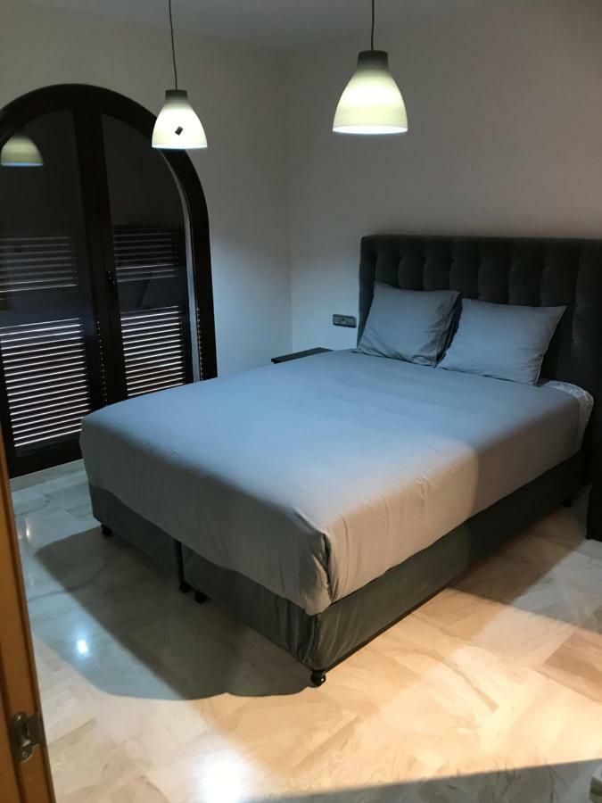 Luxury Apartment Set In Dona Julia Golf Course Casares Exterior foto