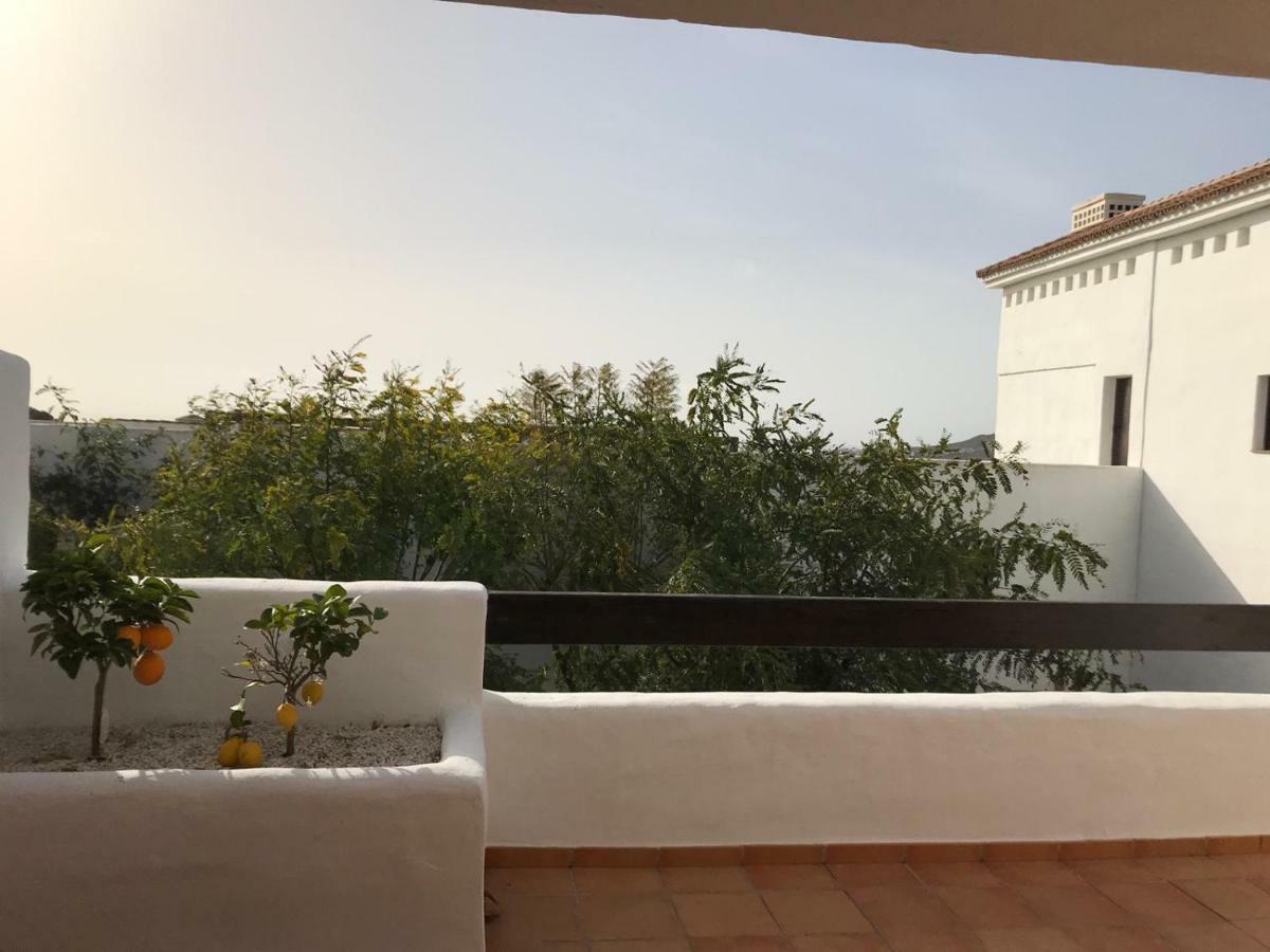 Luxury Apartment Set In Dona Julia Golf Course Casares Exterior foto